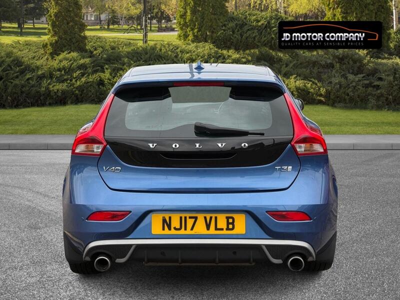 VOLVO V40