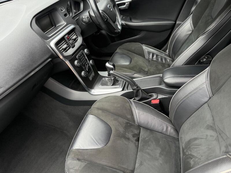VOLVO V40
