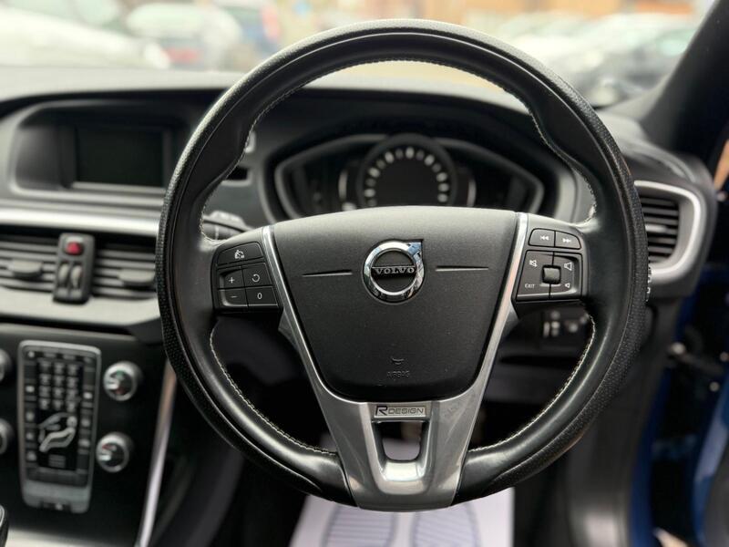 VOLVO V40