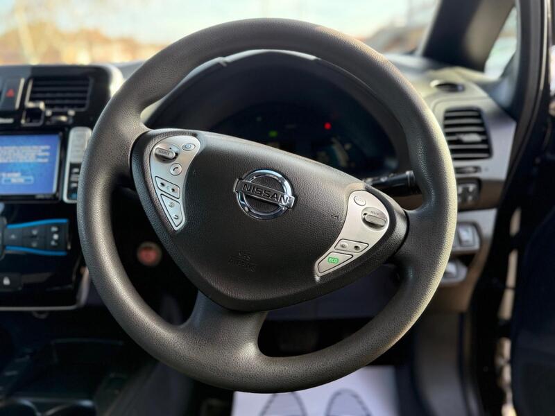 NISSAN LEAF