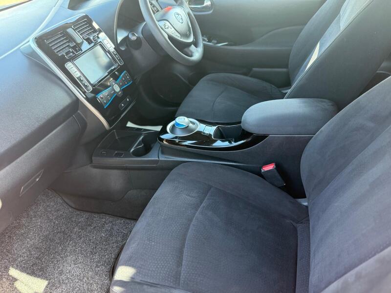 NISSAN LEAF