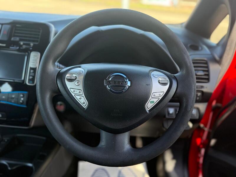 NISSAN LEAF